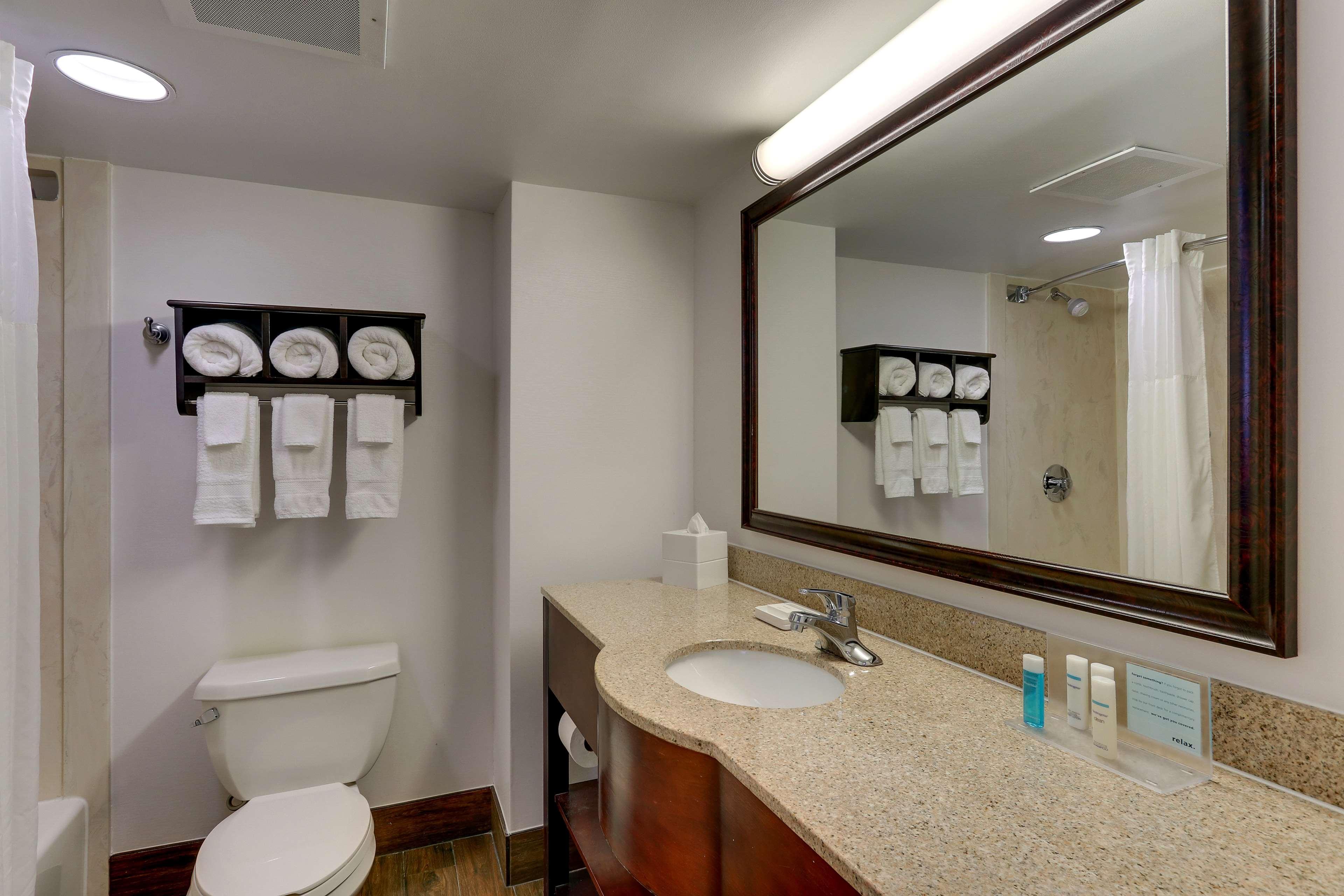 Hampton Inn Спрингфийлд Екстериор снимка