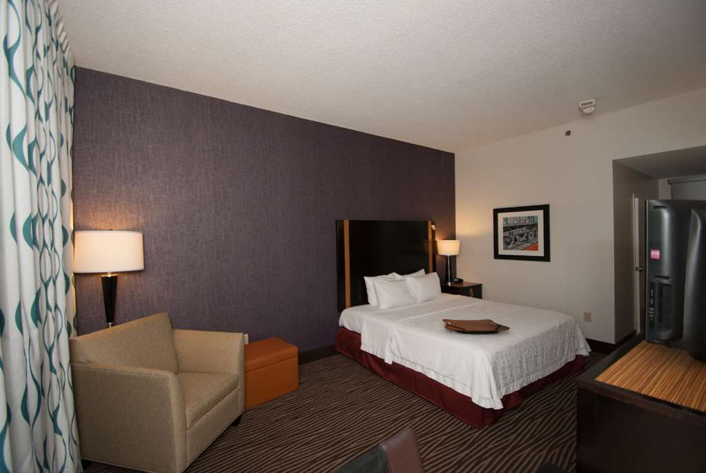 Hampton Inn Спрингфийлд Стая снимка