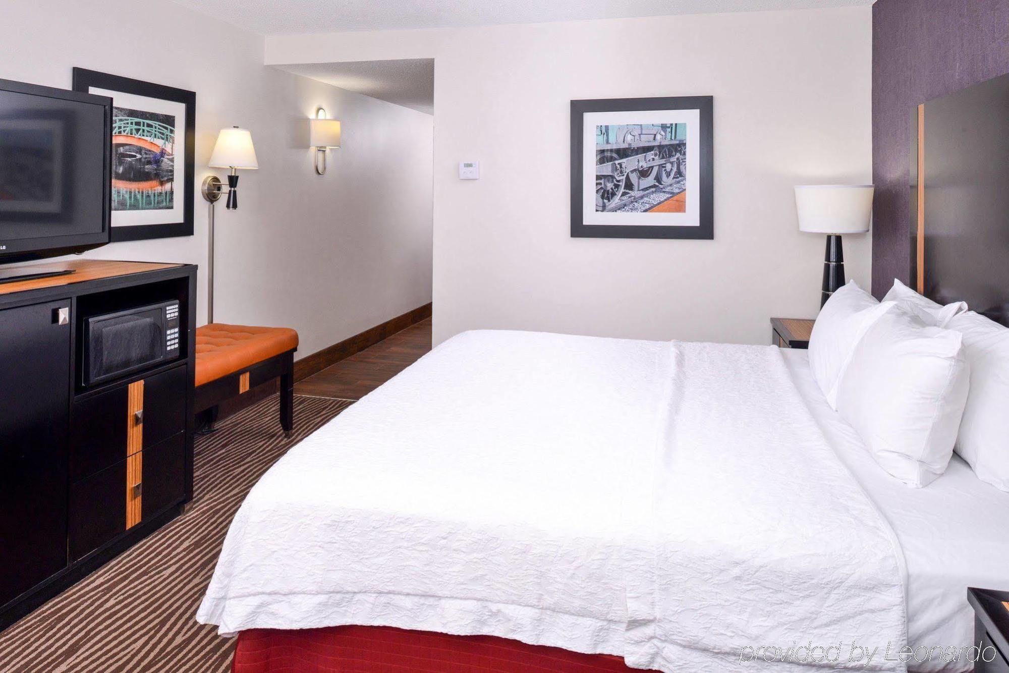 Hampton Inn Спрингфийлд Екстериор снимка