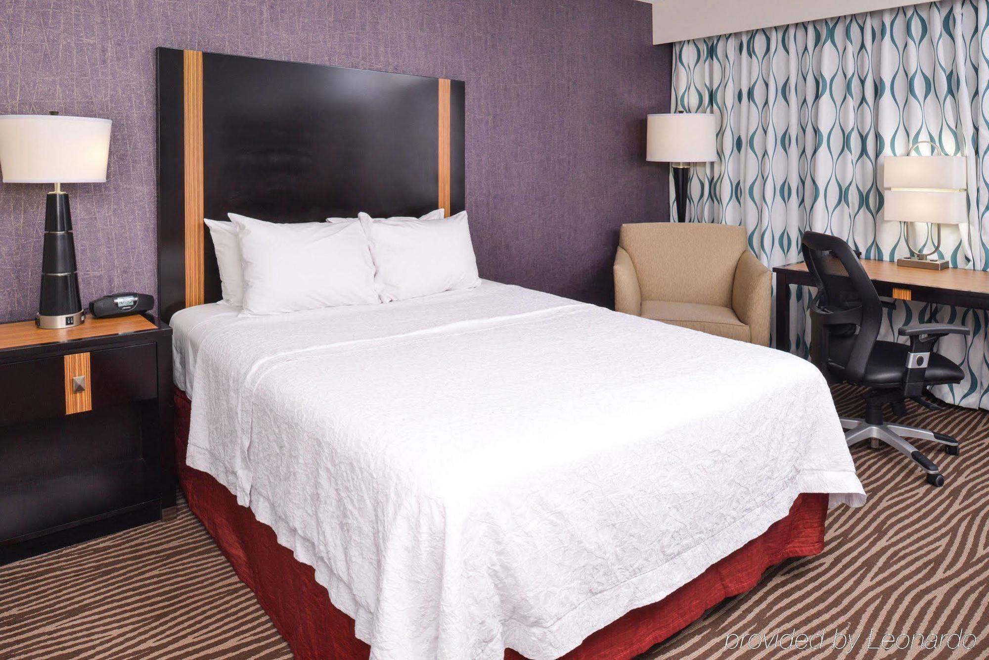 Hampton Inn Спрингфийлд Екстериор снимка