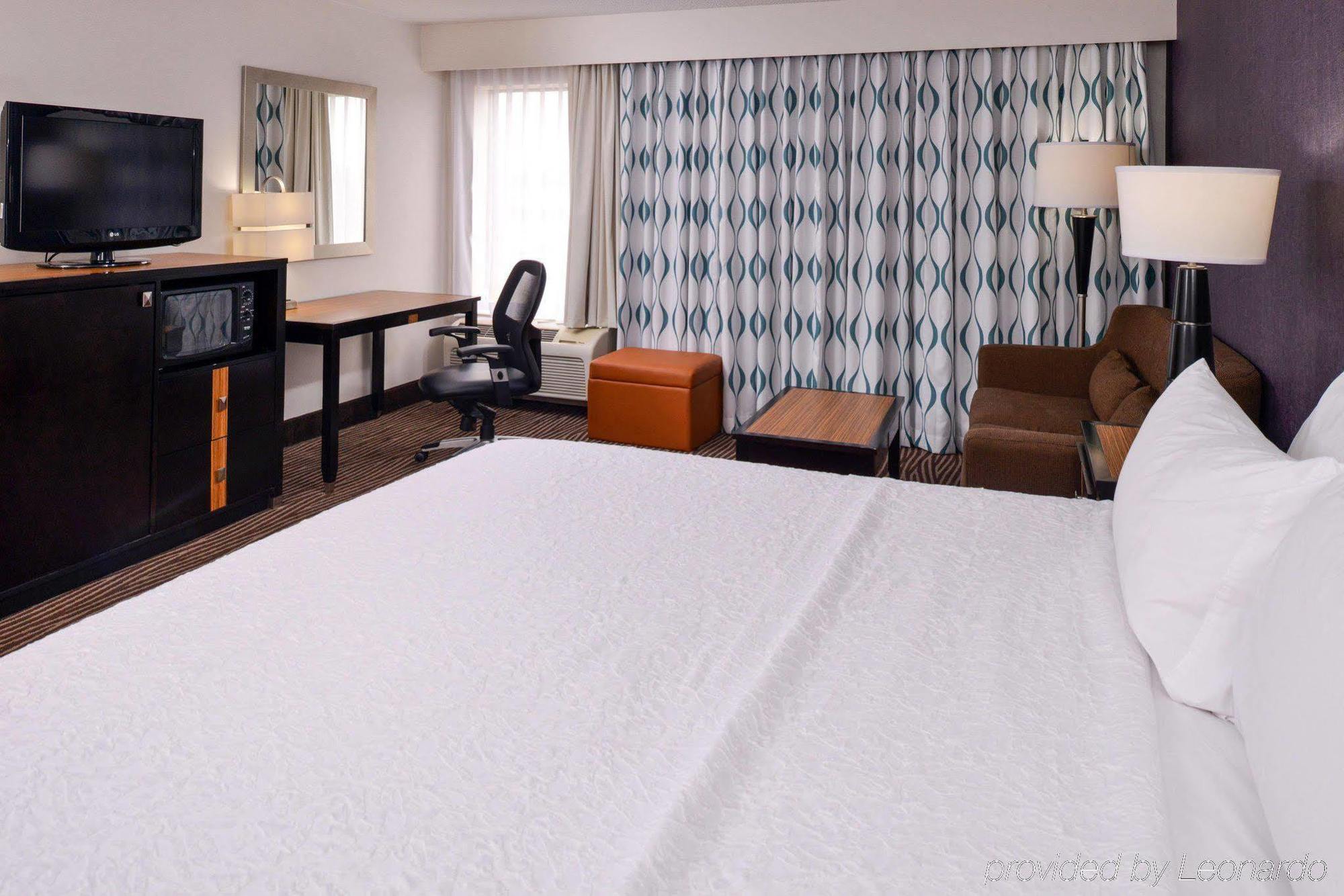 Hampton Inn Спрингфийлд Екстериор снимка