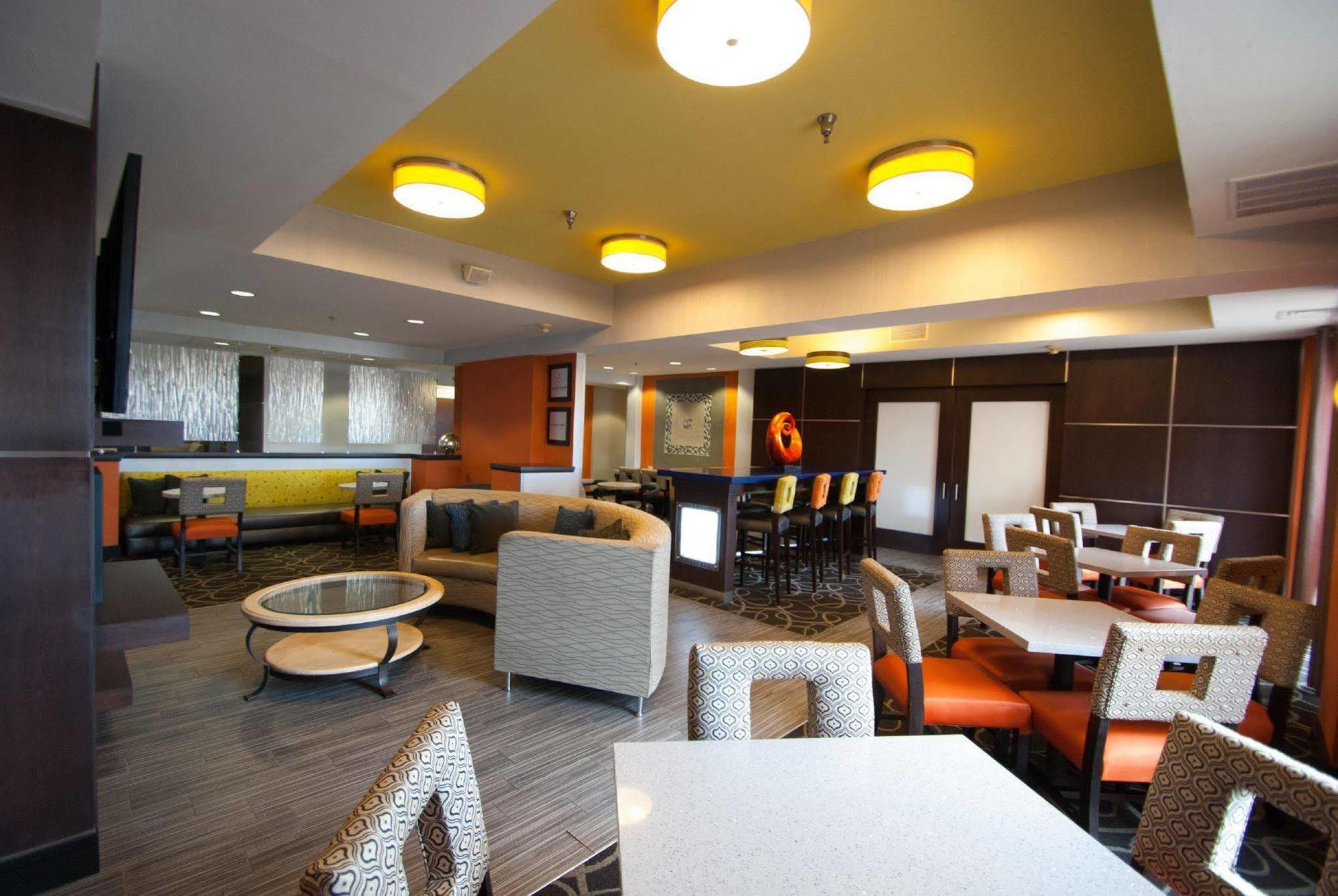 Hampton Inn Спрингфийлд Екстериор снимка