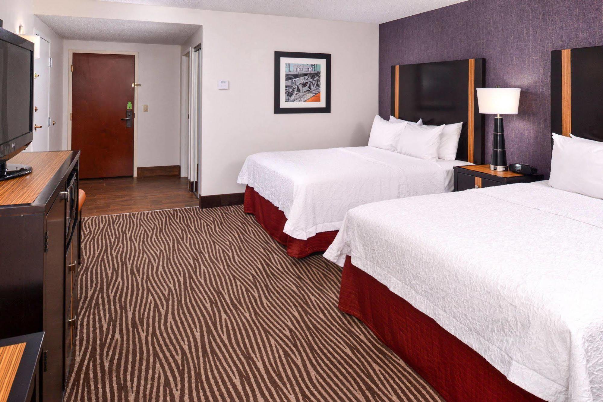Hampton Inn Спрингфийлд Екстериор снимка